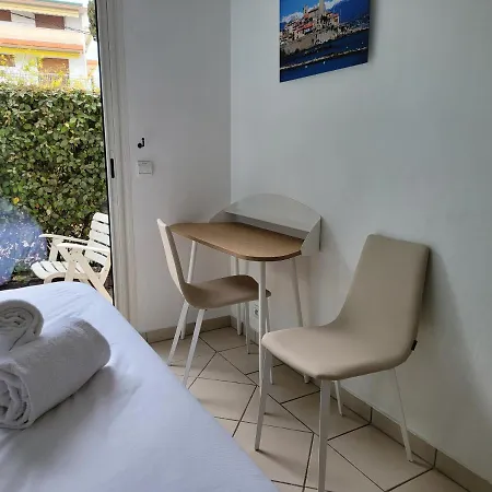 L'emeraude T2 Terrasse Jardinet Apartman Antibes