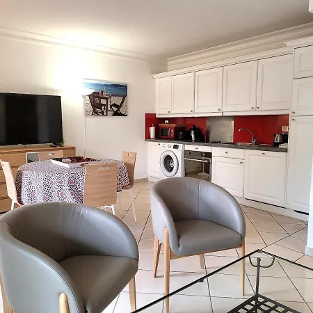 L'emeraude T2 Terrasse Jardinet Apartman Antibes